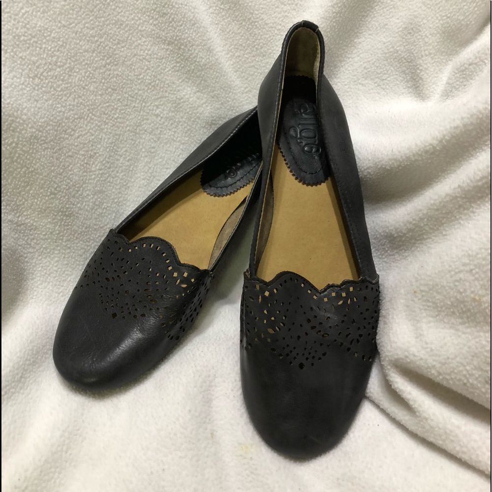 Latigo Black Flats